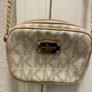 Used micheal kors small purse - reposhed item